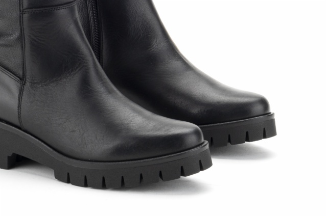 BOTA PIEL NEGRO