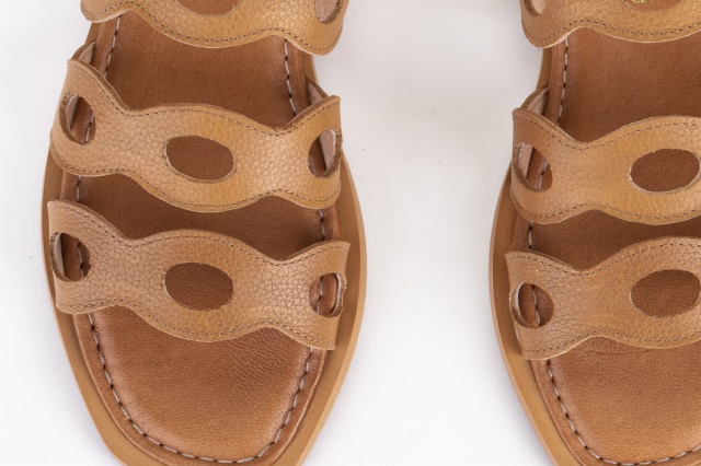 SANDALIAS PLANAS SERRAJE CUERO
