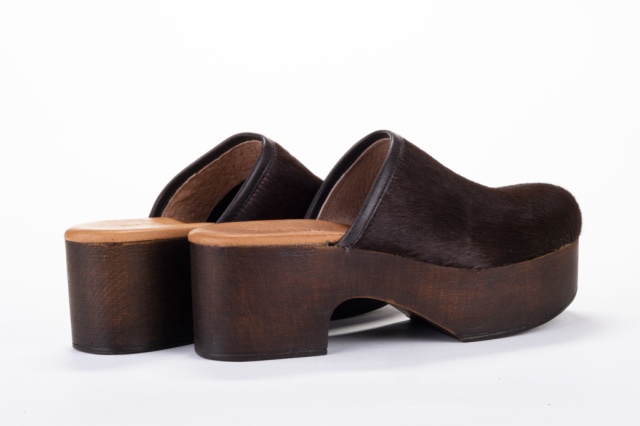 ZUECOS PONY MARRON