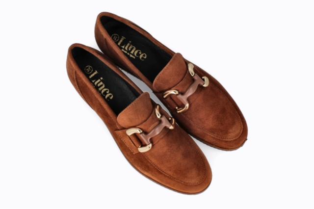 MOCASÍN SERRAJE NOGAL CON CUÑA EMBUTIDA
