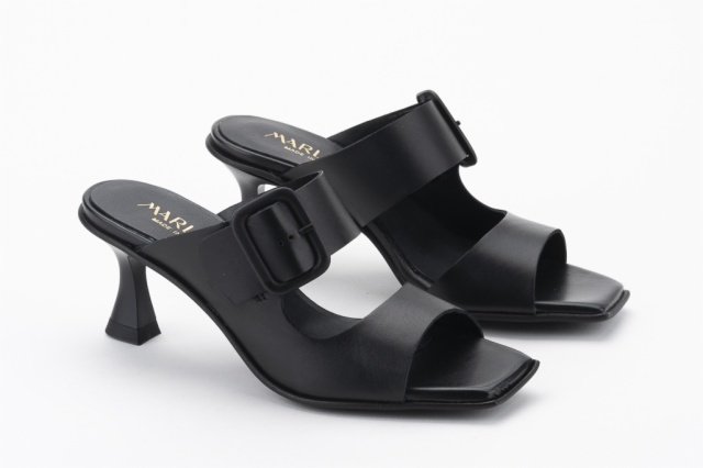 SANDALIAS DE TACÓN NEGRO DALIDA