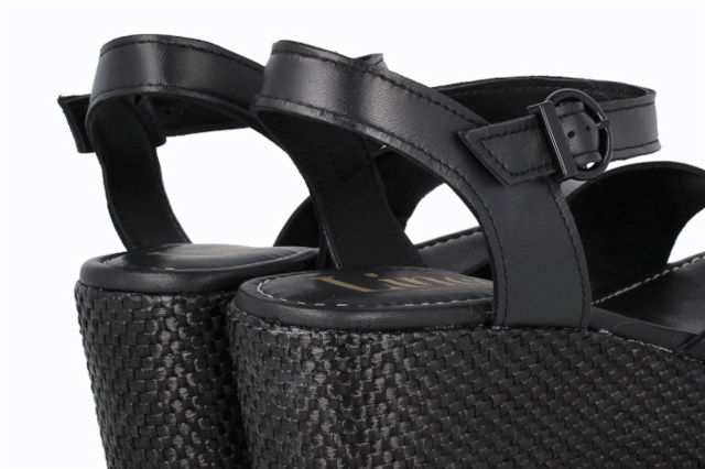SANDALIAS NEGRAS MAYKA
