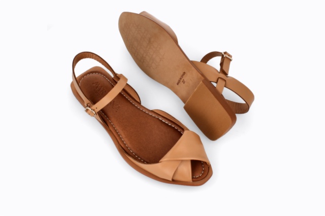 SANDALIA PLANA FLORENCIA CAMEL