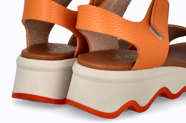 SANDALIA MAREA BUGUI VELCRO NARANJA