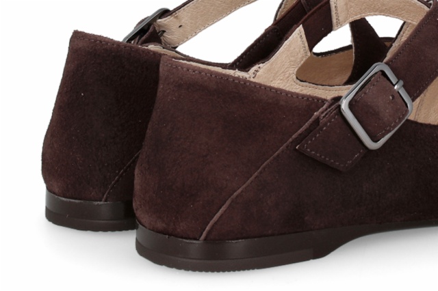 BAILARINA LEILA MARRON