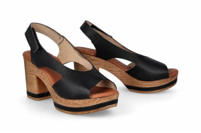 SANDALIA BUGUI CAPRI NEGRO