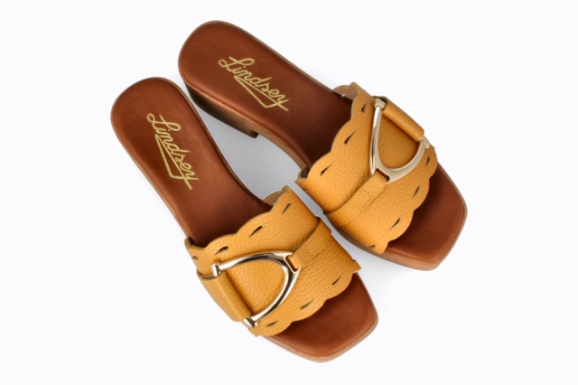 SANDALIA SINDI ABRIL OCRE