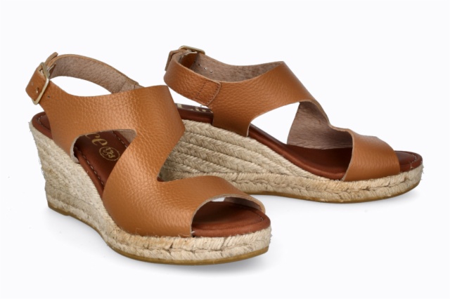 SANDALIA BUGUI CAMEL YUSTE NATURAL