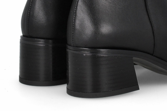 BOTÍN VELVET MARVEL NEGRO