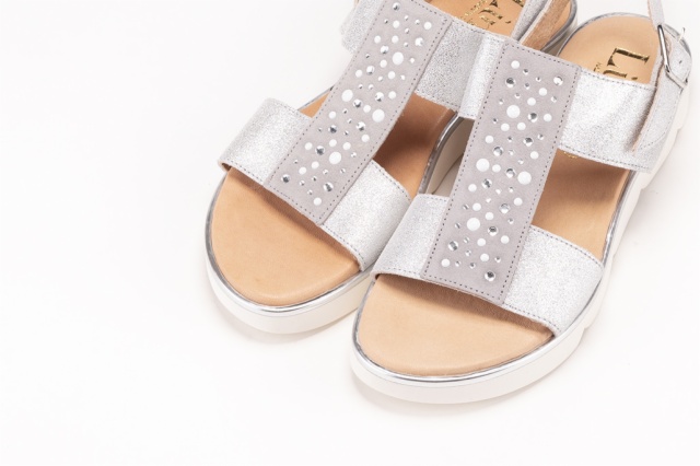 SANDALIAS TIRAS PLATA